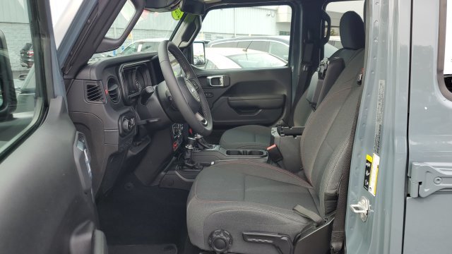Used 2026 Jeep Wrangler Unlimited Rubicon AWD/4WD image 5