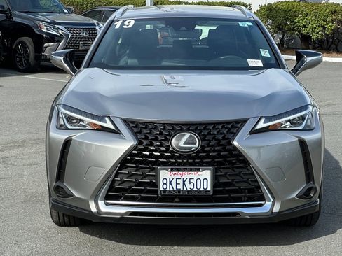 Used 2019 Lexus UX 200 w/ Premium Package FWD image 6