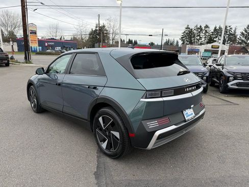 Certified 2025 Hyundai Ioniq 5 SE image 3