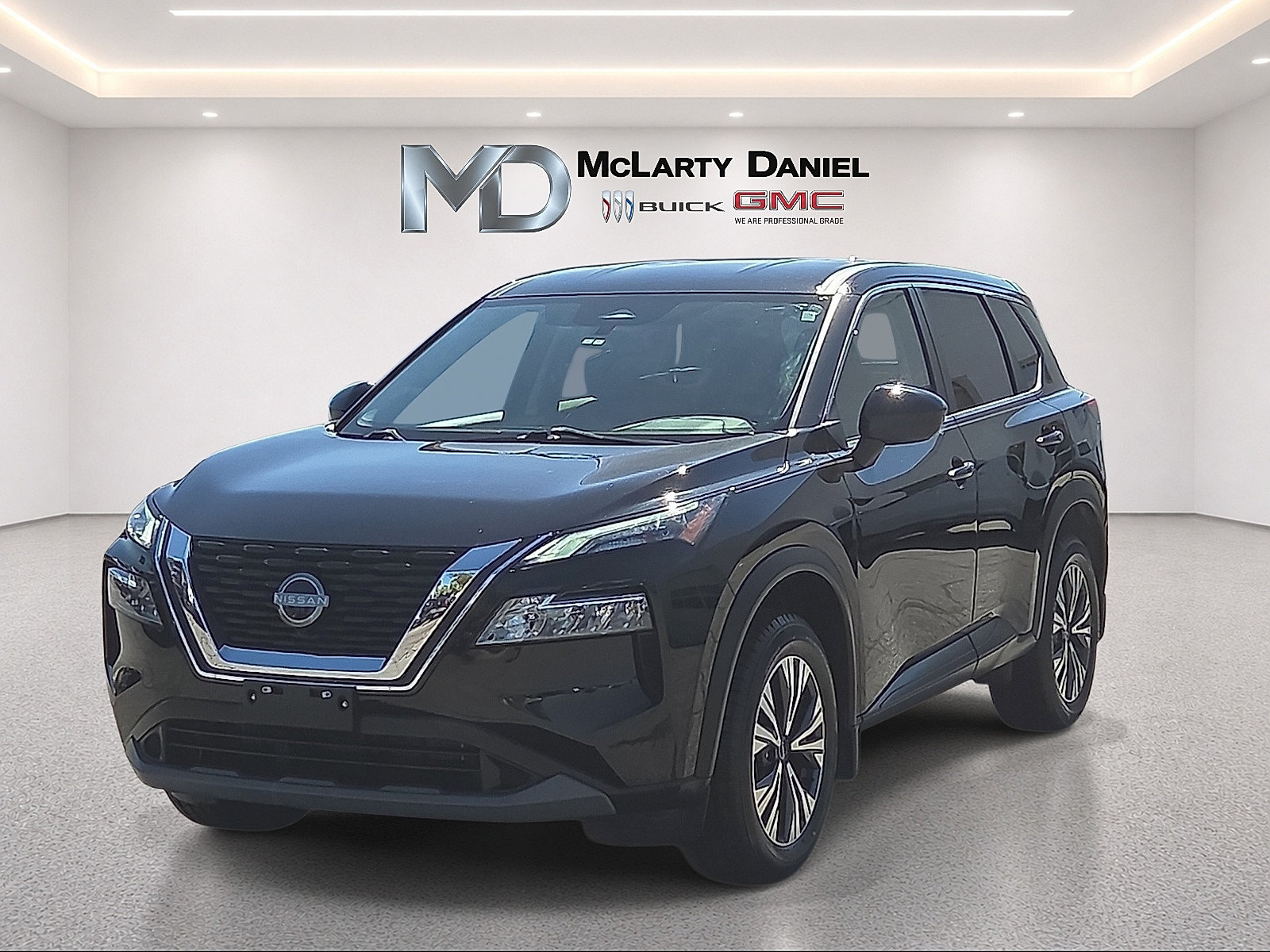 Used 2023 Nissan Rogue SV AWD/4WD image 3