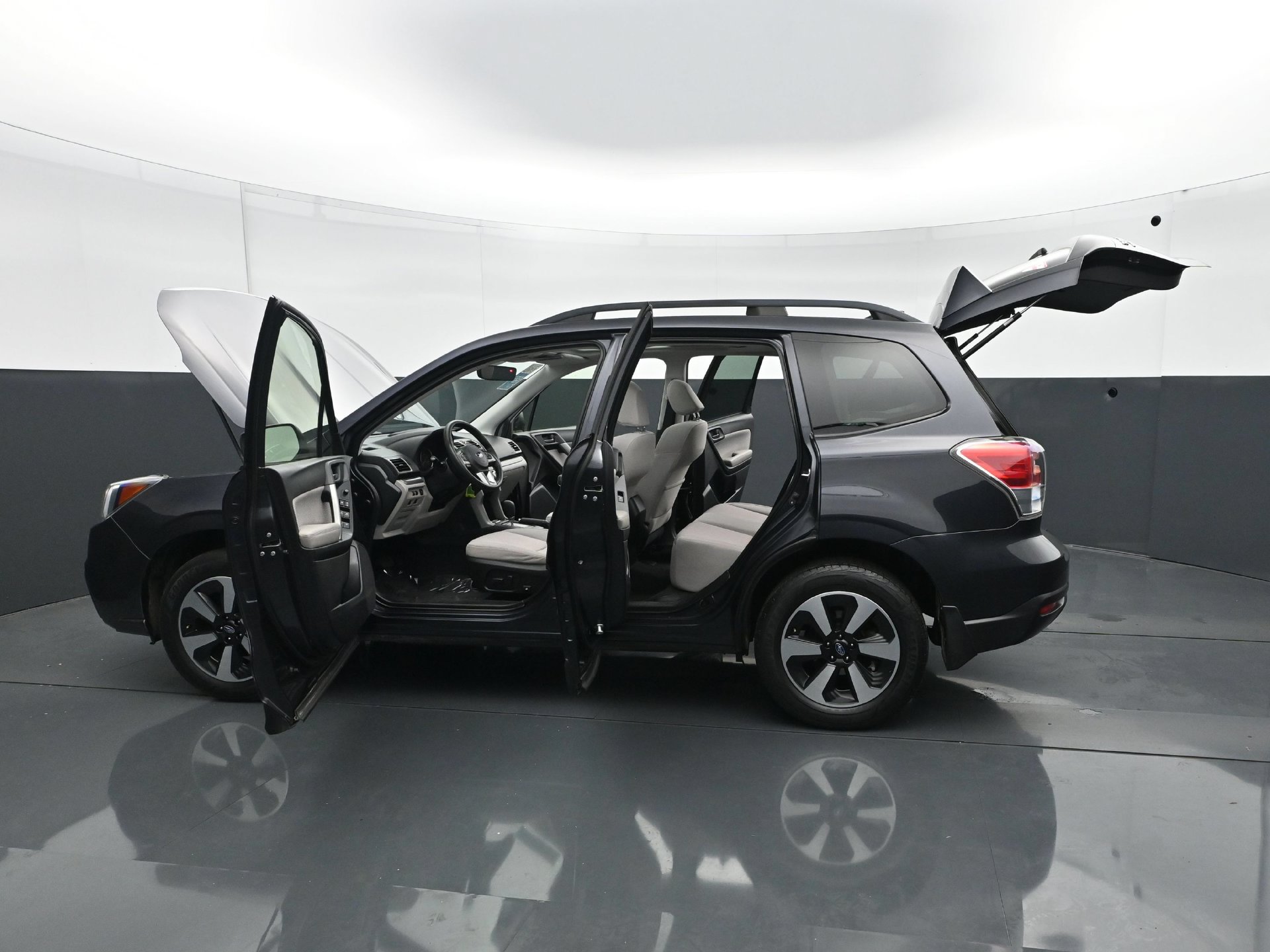 Used 2018 Subaru Forester 2.5i Premium w/ All-Weather Package AWD/4WD image 31
