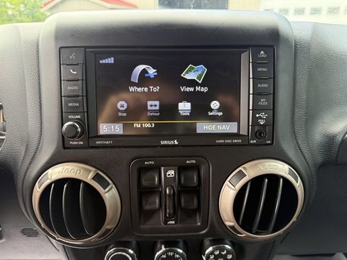 Used 2016 Jeep Wrangler Unlimited Sahara AWD/4WD image 16