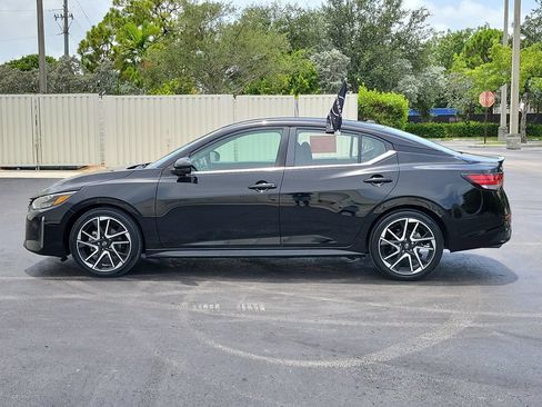 Certified 2024 Nissan Sentra SR FWD image 9