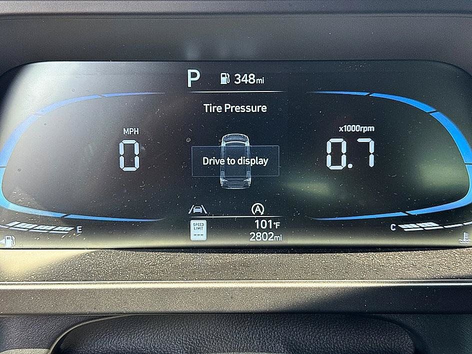 Certified 2026 Hyundai Elantra SE FWD image 18
