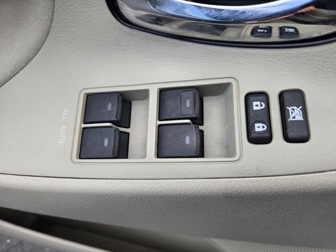 Used 2011 Toyota Camry LE FWD image 25
