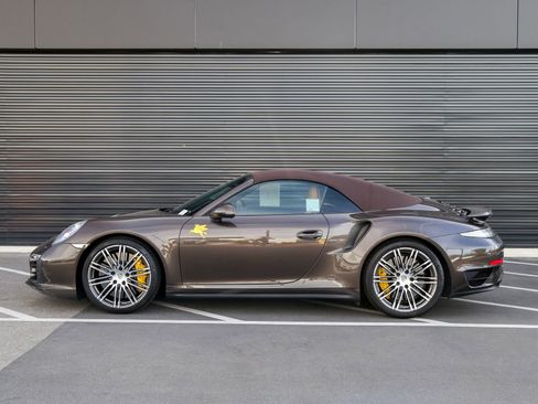 Certified 2014 Porsche 911 Turbo S AWD/4WD image 2