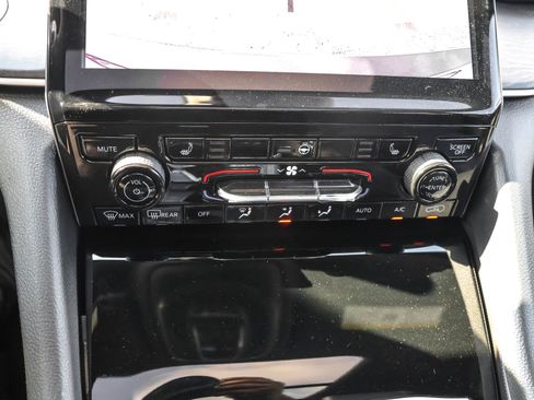 New 2025 Jeep Grand Cherokee L Limited w/ Black Appearance Package image 24