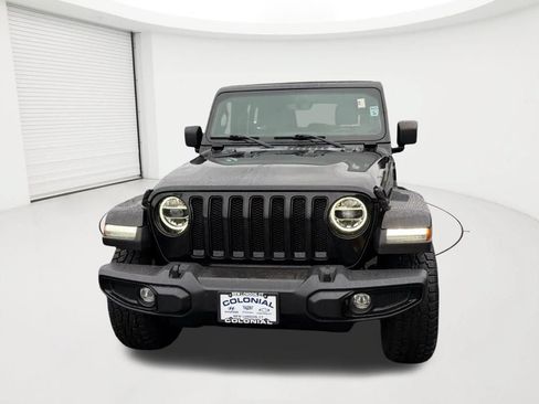 Used 2021 Jeep Wrangler Unlimited Sahara AWD/4WD image 2