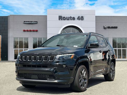 Used 2025 Jeep Compass Limited w/ High Altitude Package AWD/4WD image 2