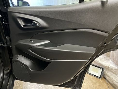 Used 2025 Chevrolet Trax ACTIV w/ Driver Confidence Package image 24