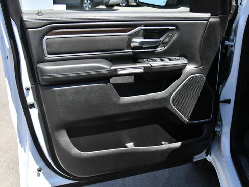 Used 2022 RAM 1500 Laramie AWD/4WD image 16