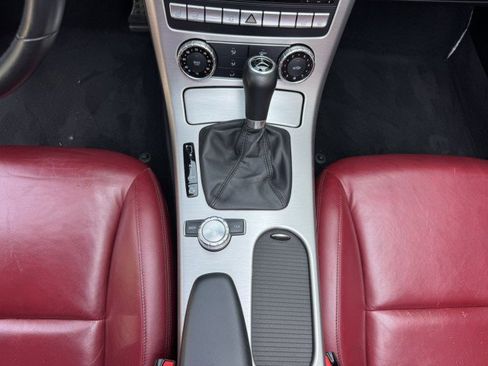 Used 2013 Mercedes-Benz SLK 250 image 23