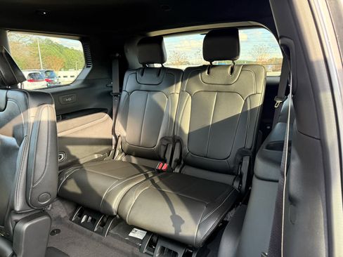 New 2026 Jeep Grand Cherokee L Limited w/ Limited Altitude Package AWD/4WD image 29