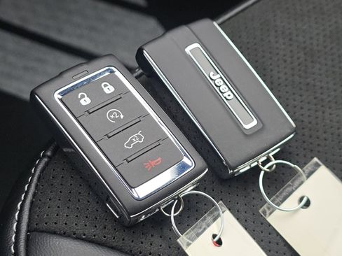 New 2026 Jeep Grand Cherokee Altitude image 31