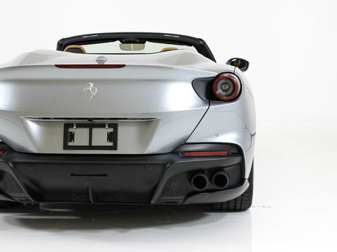 Certified 2023 Ferrari Portofino M RWD image 29