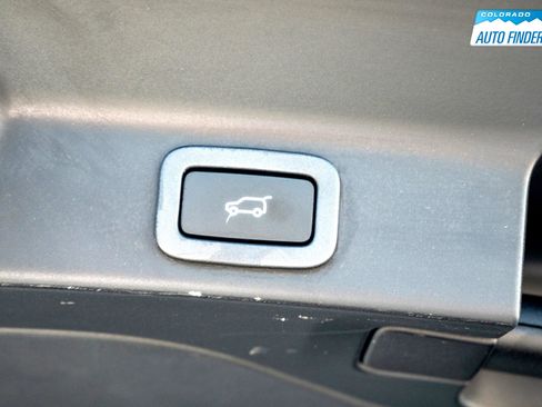 Used 2018 Jaguar F-PACE R-Sport image 28