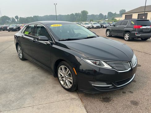 Used 2013 Lincoln MKZ FWD image 3