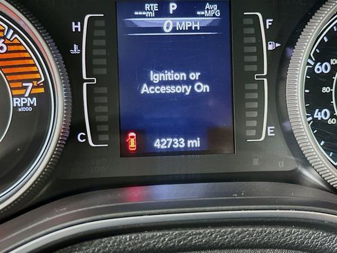 Used 2019 Jeep Cherokee Latitude Plus w/ Comfort/Convenience Group image 12