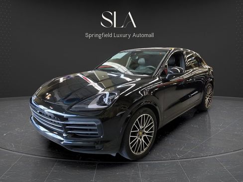 Used 2023 Porsche Cayenne Platinum Edition w/ Towing Package w/o Tow Ball AWD/4WD image 3