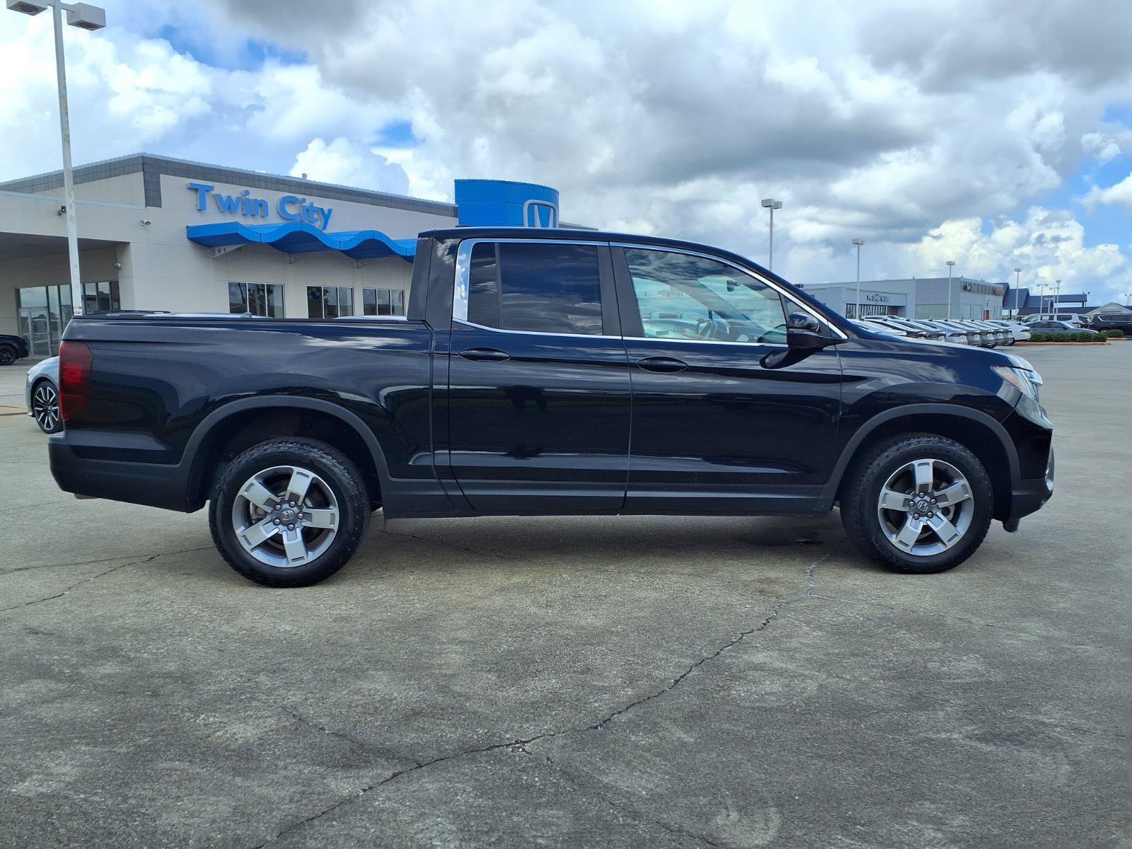 Certified 2025 Honda Ridgeline RTL image 7