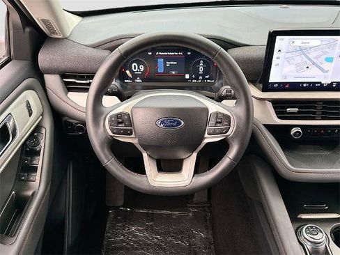 Certified 2025 Ford Explorer Active image 23