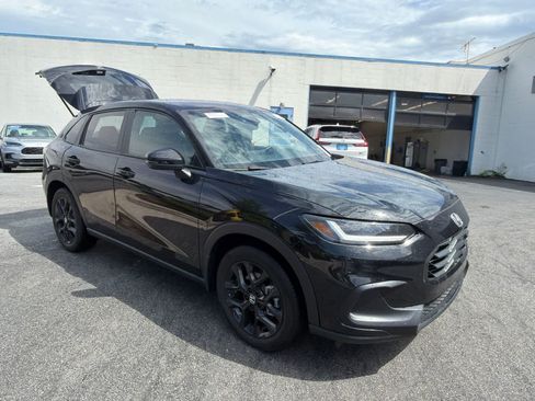 Certified 2025 Honda HR-V Sport image 13