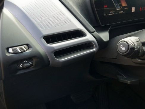 Used 2025 BMW 228i xDrive w/ Technology Package image 12