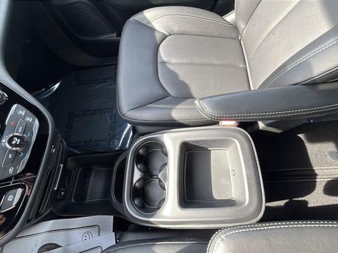 New 2026 Chrysler Pacifica Select AWD/4WD image 17