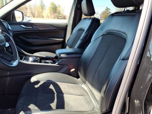 Used 2023 Jeep Grand Cherokee L Laredo image 19