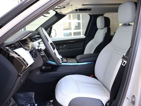 New 2026 Land Rover Range Rover Sport Dynamic SE AWD/4WD image 17