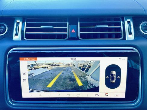 Used 2020 Land Rover Range Rover Long Wheelbase HSE image 28