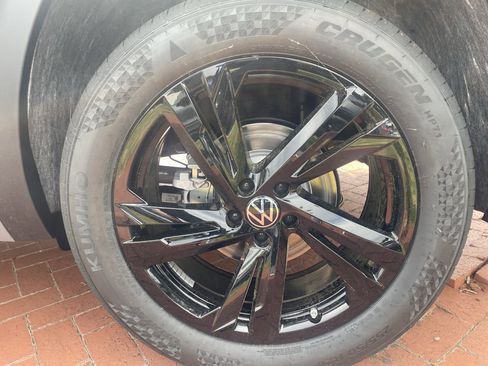 New 2026 Volkswagen Atlas Cross Sport SEL R-Line AWD/4WD image 8