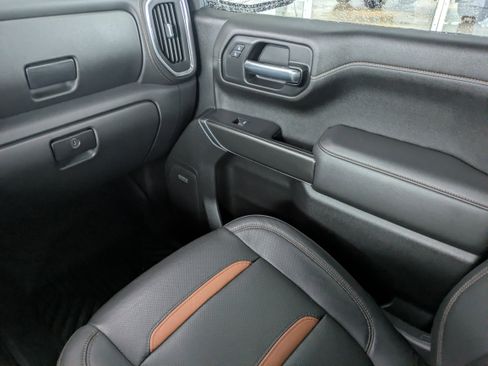 Used 2021 GMC Sierra 1500 AT4 w/ AT4 Premium Package AWD/4WD image 10