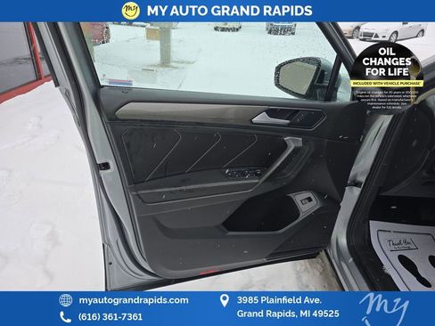 Used 2022 Volkswagen Tiguan SE image 15