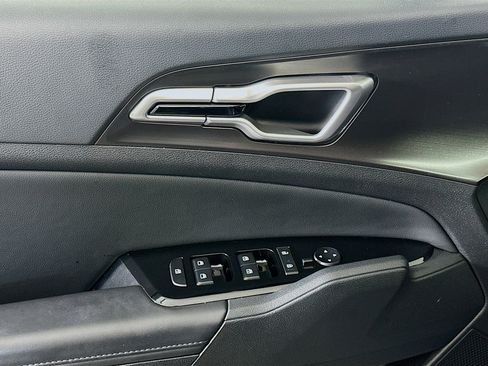 Used 2024 Kia Sportage EX image 15