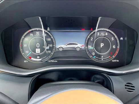 Used 2021 Jaguar XF SE image 22