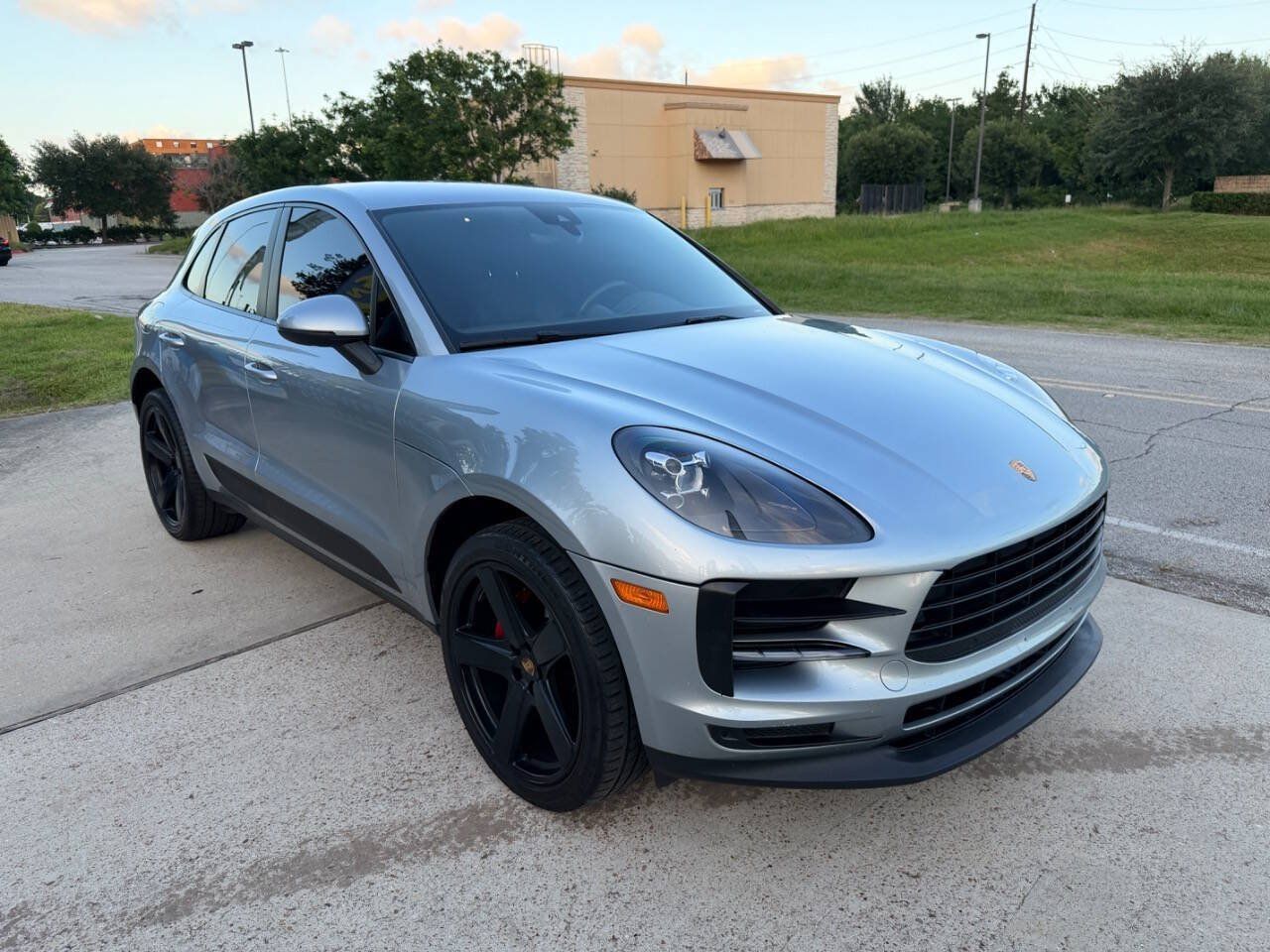 Used 2019 Porsche Macan AWD/4WD image 6