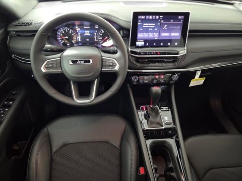 New 2026 Jeep Compass Latitude image 12