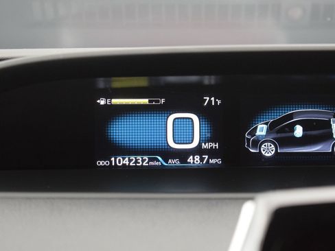 Used 2018 Toyota Prius Two w/ Prius Two Safety Plus Package FWD image 17
