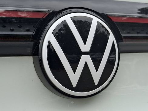 Certified 2025 Volkswagen ID.4 Pro RWD image 29