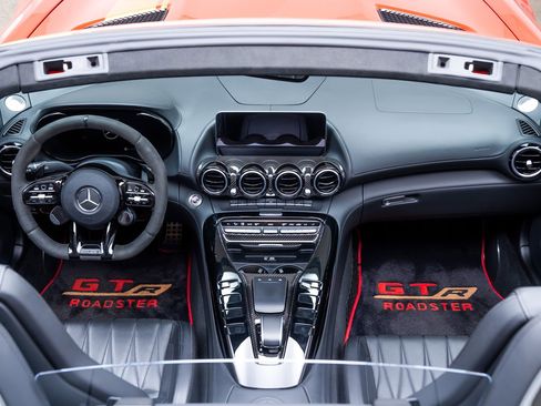 Used 2020 Mercedes-Benz AMG GT R image 13