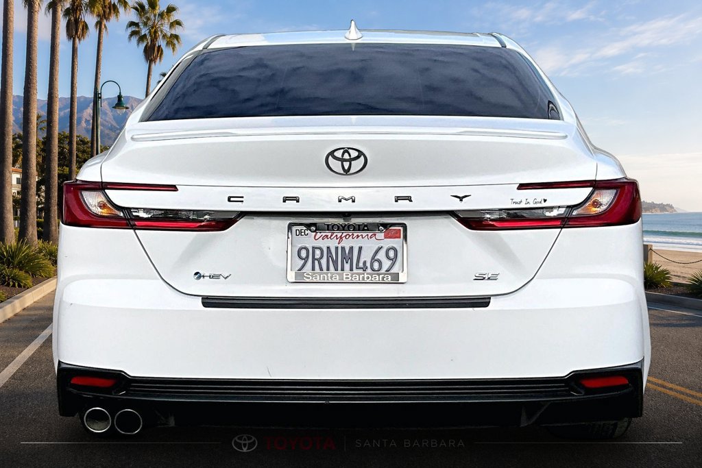 Used 2025 Toyota Camry SE FWD image 6