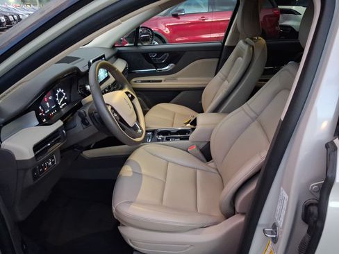 Used 2022 Lincoln Corsair FWD image 12