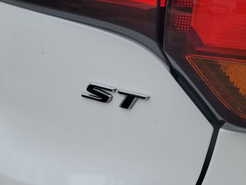 Used 2023 Buick Encore GX Select w/ Sport Touring Package FWD image 8