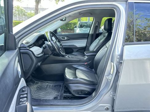 Used 2022 Jeep Compass Latitude w/ Convenience Group AWD/4WD image 2