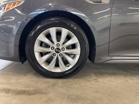 Used 2018 Kia Optima S w/ Panoramic Sunroof Package FWD image 29