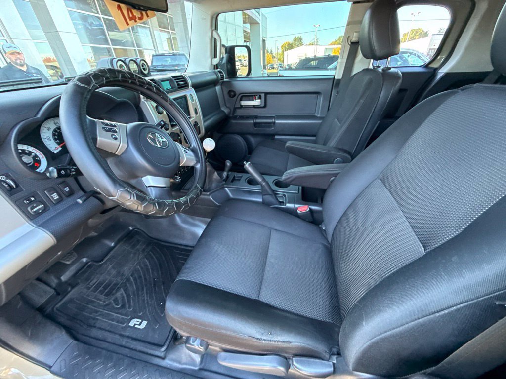 Used 2014 Toyota FJ Cruiser 4WD w/ Convenience Package image 9