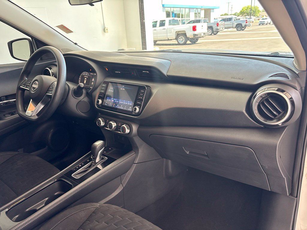 Used 2023 Nissan Kicks SV FWD image 34
