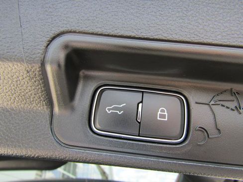 Used 2024 Ford Explorer Limited w/ Limited Technology Package AWD/4WD image 19