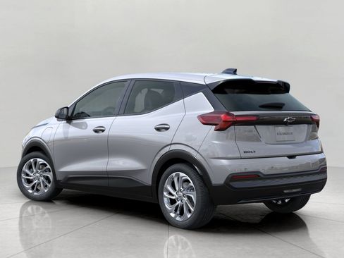 Used 2027 Chevrolet Bolt LT FWD image 3
